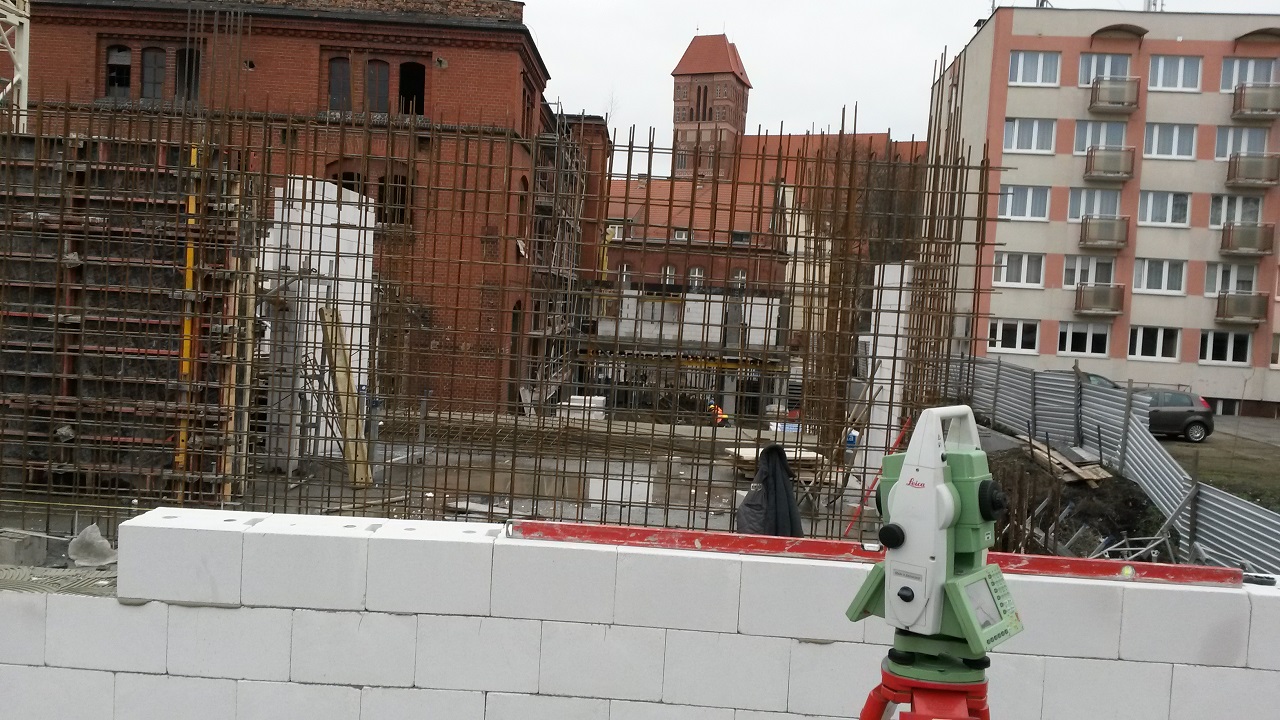 Geodezyjna obsługa budowy apartamentowca na Starówce w Toruniu